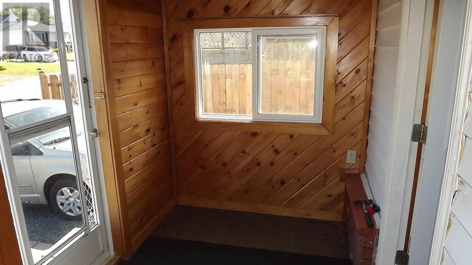 












45 Laprairie CRES

,
Elliot Lake,




Ontario
P5A3B7

