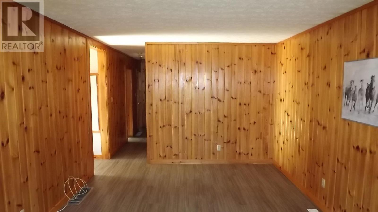 












45 Laprairie CRES

,
Elliot Lake,




Ontario
P5A3B7

