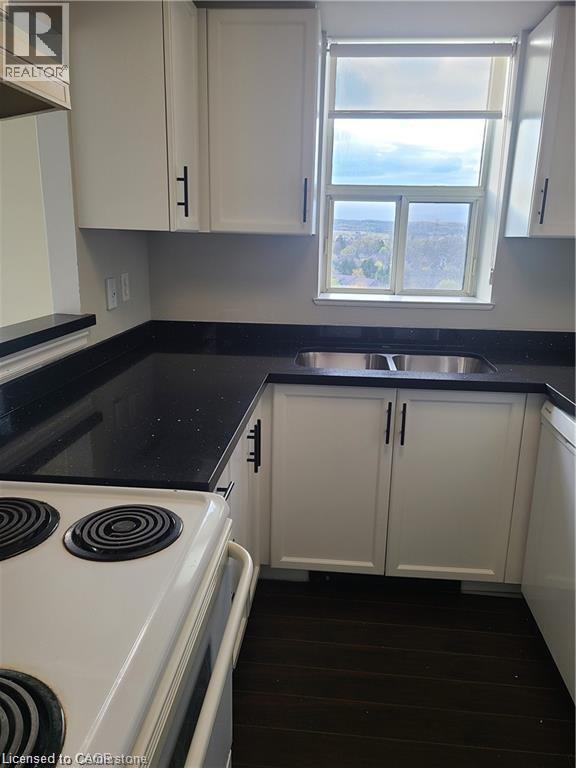 












1270 MAPLE CROSSING Boulevard Unit# 914

,
Burlington,




Ontario
L7S2J3

