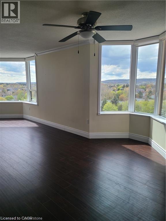 












1270 MAPLE CROSSING Boulevard Unit# 914

,
Burlington,




Ontario
L7S2J3

