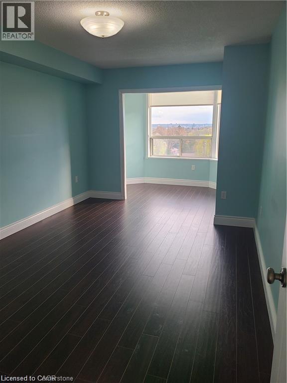 












1270 MAPLE CROSSING Boulevard Unit# 914

,
Burlington,




Ontario
L7S2J3

