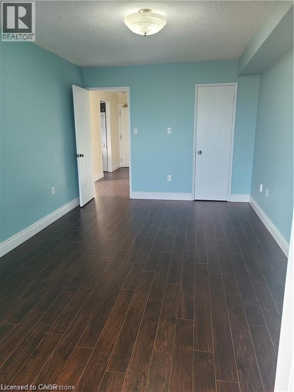 












1270 MAPLE CROSSING Boulevard Unit# 914

,
Burlington,




Ontario
L7S2J3

