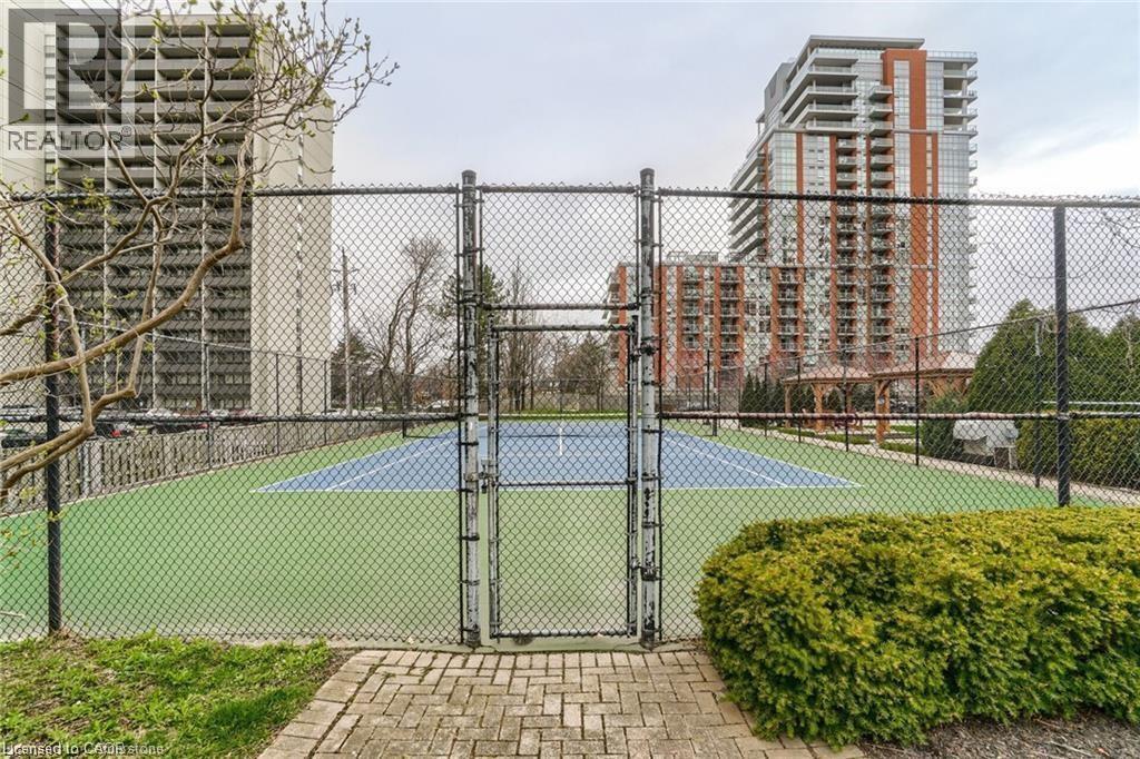 












1270 MAPLE CROSSING Boulevard Unit# 914

,
Burlington,




Ontario
L7S2J3

