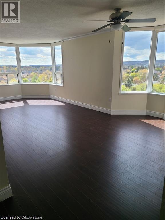 












1270 MAPLE CROSSING Boulevard Unit# 914

,
Burlington,




Ontario
L7S2J3

