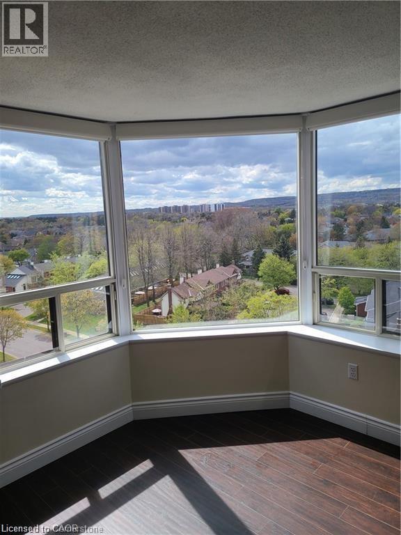 












1270 MAPLE CROSSING Boulevard Unit# 914

,
Burlington,




Ontario
L7S2J3

