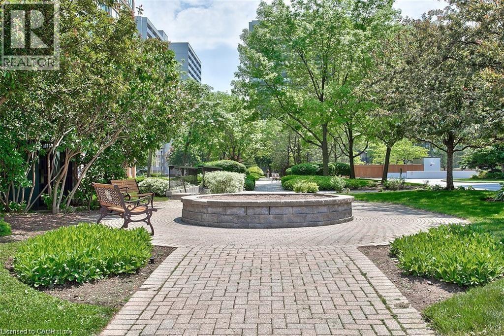 












1270 MAPLE CROSSING Boulevard Unit# 914

,
Burlington,




Ontario
L7S2J3

