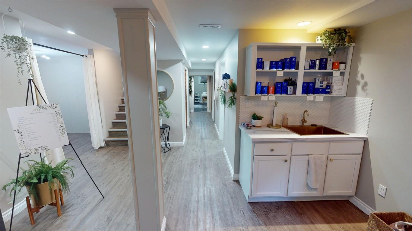 









2211


9th

Street,
Cranbrook,




BC
V1C 6Y7

