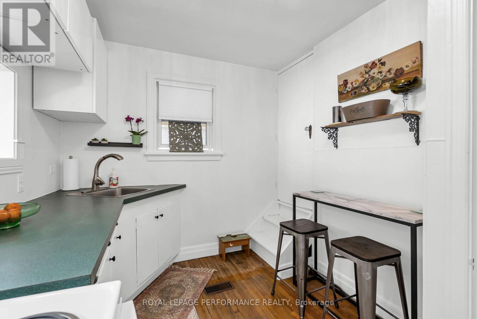 












543 FIFTH STREET E

,
Cornwall,




Ontario
K6H2M6

