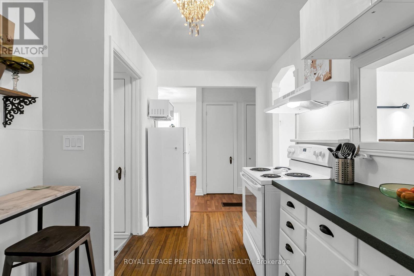 












543 FIFTH STREET E

,
Cornwall,




Ontario
K6H2M6

