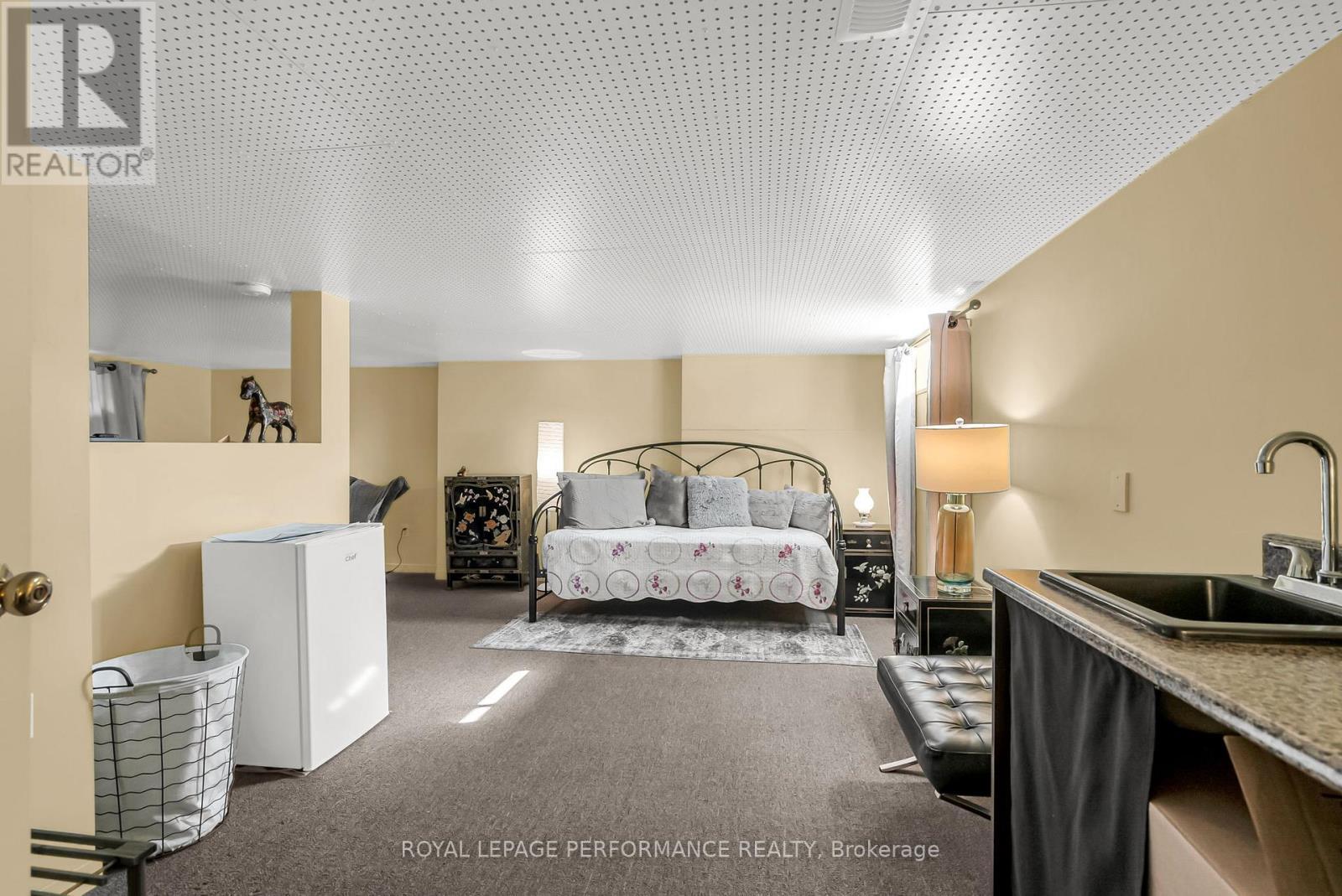 












543 FIFTH STREET E

,
Cornwall,




Ontario
K6H2M6

