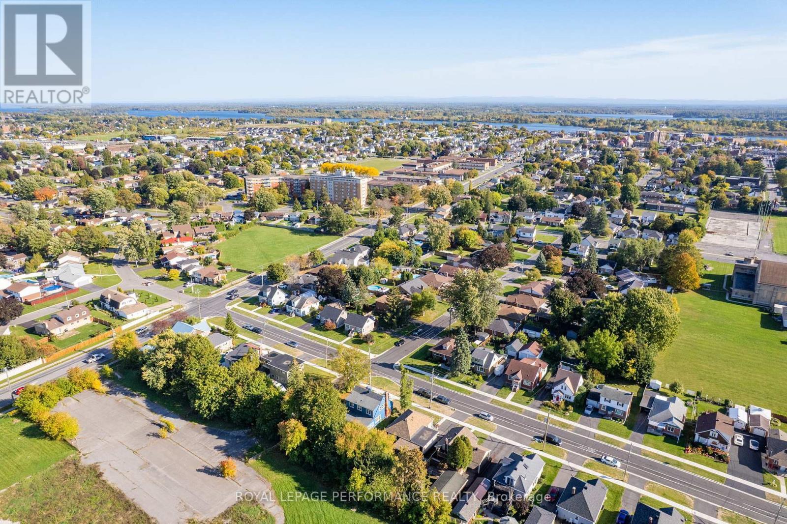 












543 FIFTH STREET E

,
Cornwall,




Ontario
K6H2M6

