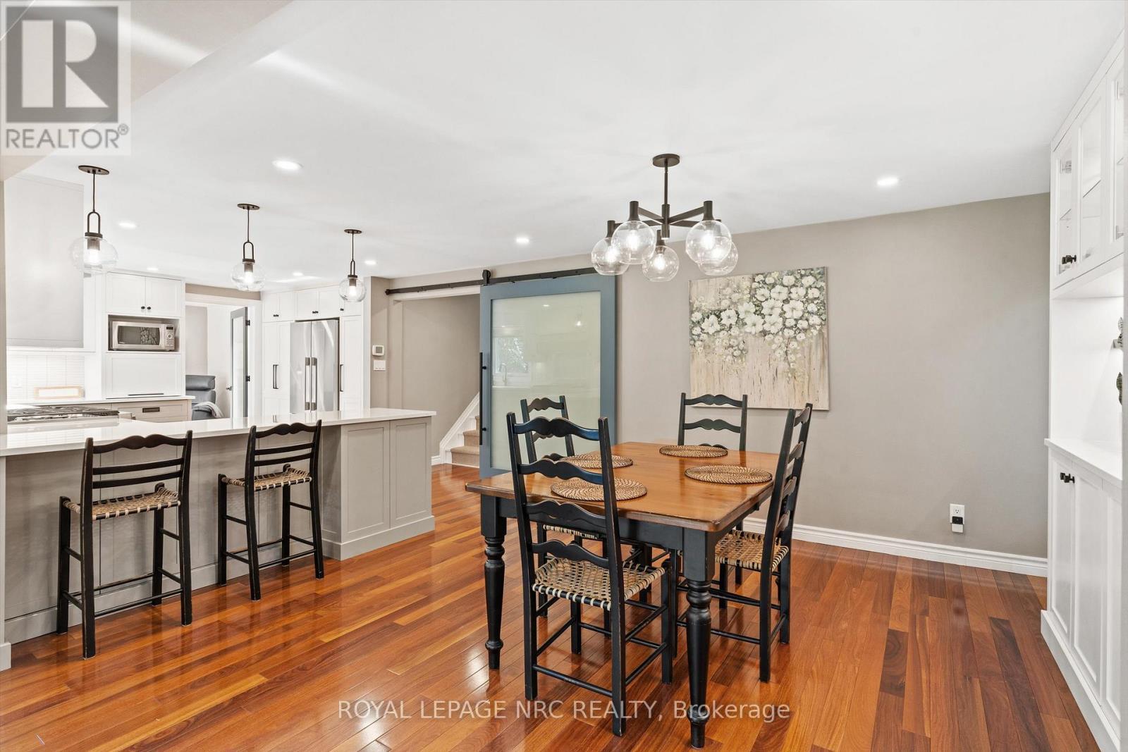 












42 THE CEDARS

,
St. Catharines (Vine/Linwell),




Ontario
L2M6M8

