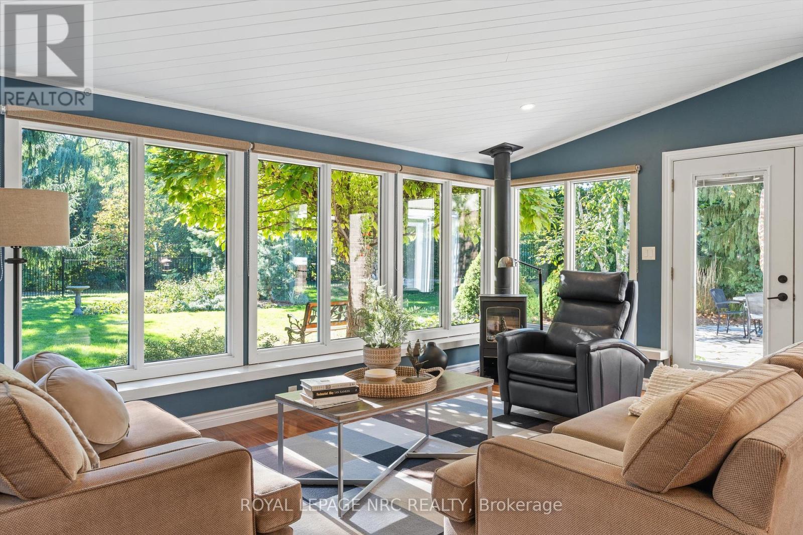 












42 THE CEDARS

,
St. Catharines (Vine/Linwell),




Ontario
L2M6M8

