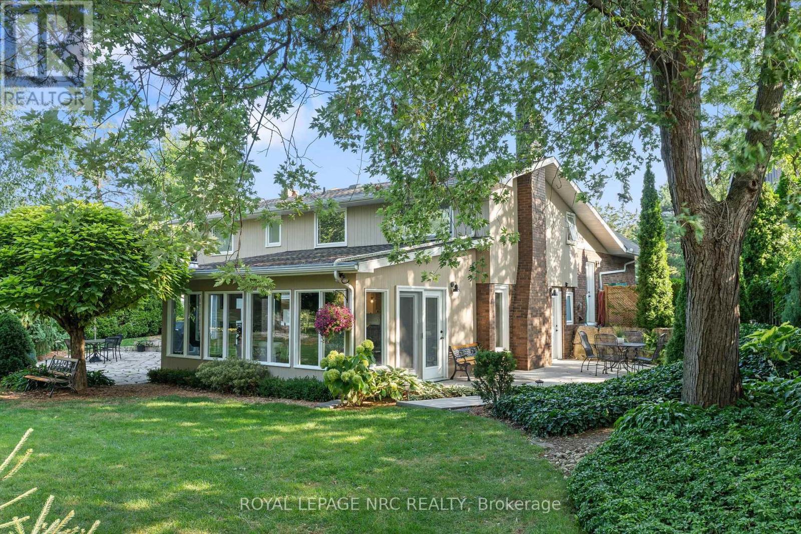 












42 THE CEDARS

,
St. Catharines (Vine/Linwell),




Ontario
L2M6M8

