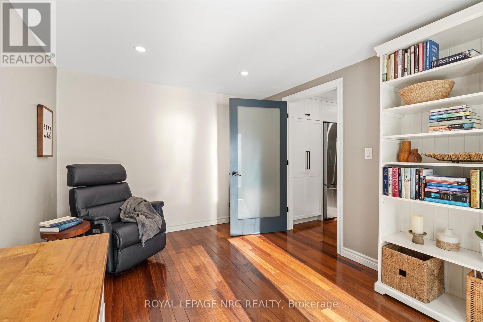 












42 THE CEDARS

,
St. Catharines (Vine/Linwell),




Ontario
L2M6M8

