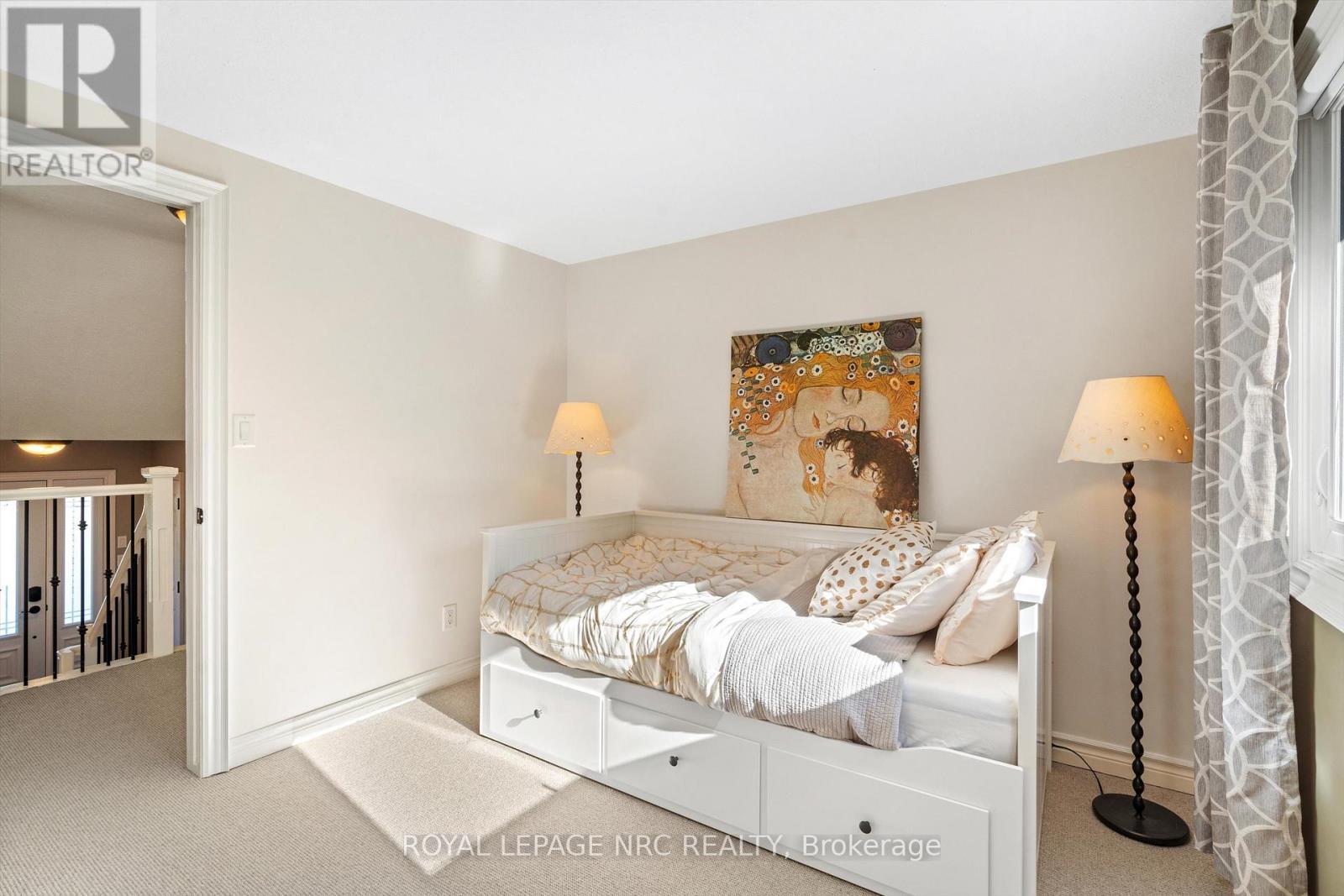 












42 THE CEDARS

,
St. Catharines (Vine/Linwell),




Ontario
L2M6M8

