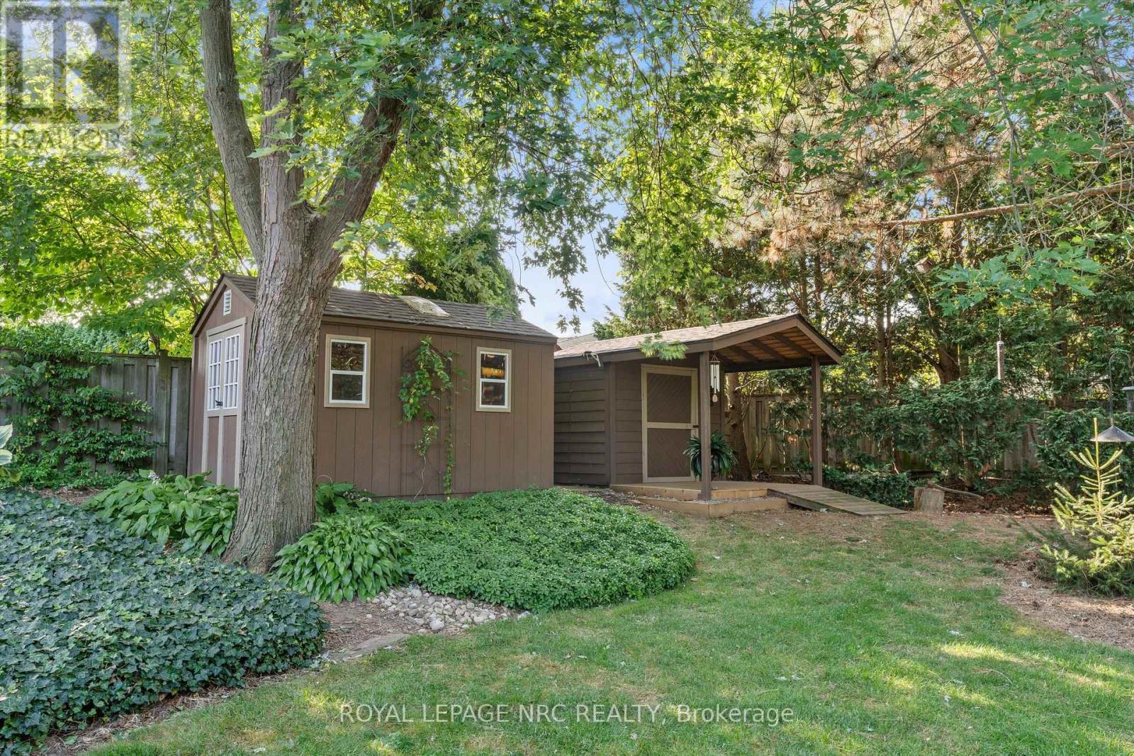 












42 THE CEDARS

,
St. Catharines (Vine/Linwell),




Ontario
L2M6M8

