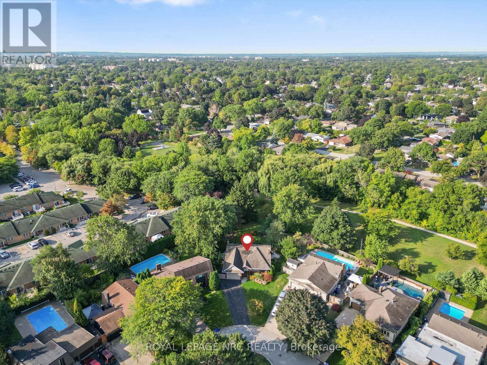 












42 THE CEDARS

,
St. Catharines (Vine/Linwell),




Ontario
L2M6M8

