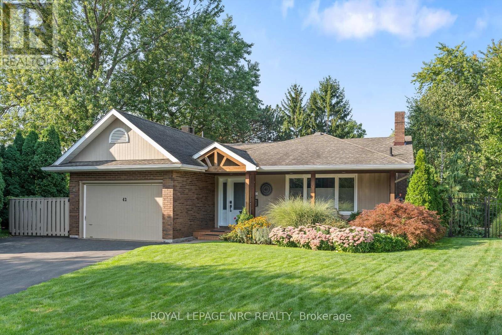 












42 THE CEDARS

,
St. Catharines (Vine/Linwell),




Ontario
L2M6M8

