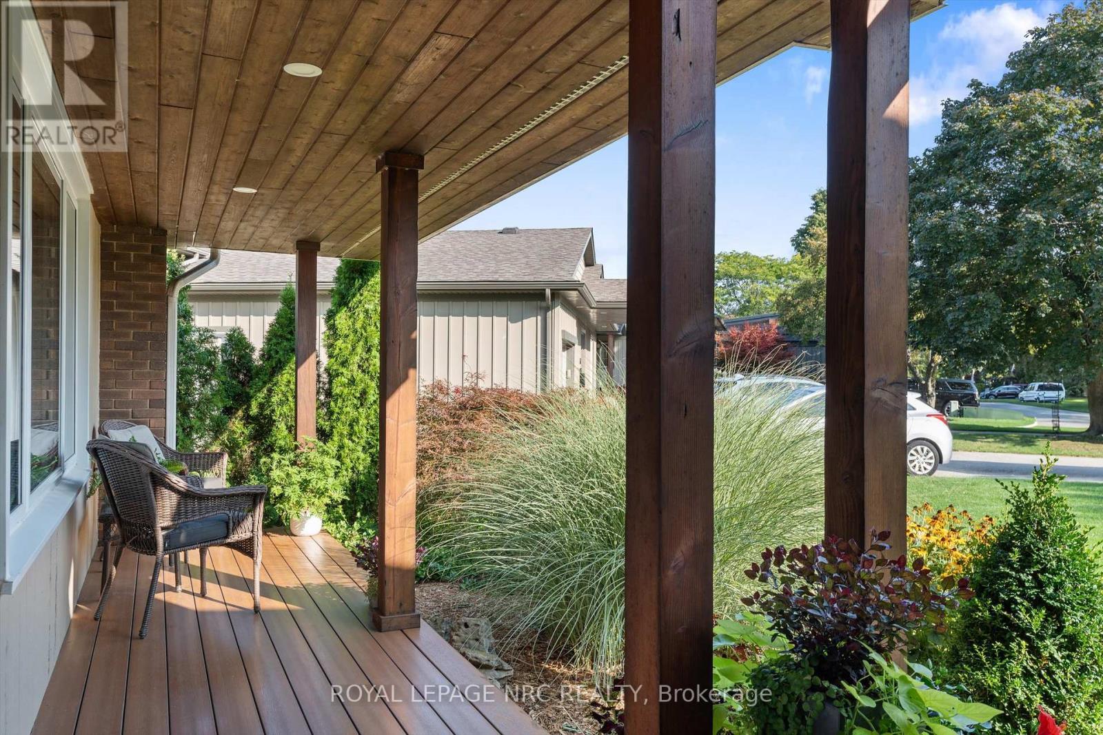 












42 THE CEDARS

,
St. Catharines (Vine/Linwell),




Ontario
L2M6M8

