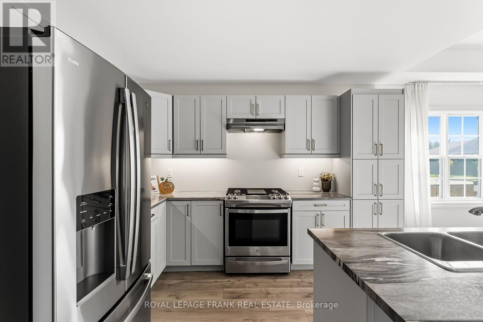 












508 JOSEPH GALE STREET

,
Cobourg,




Ontario
K9A3L4

