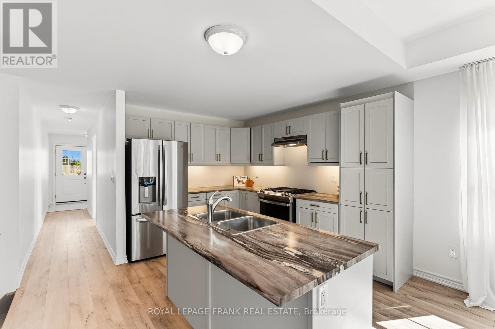 












508 JOSEPH GALE STREET

,
Cobourg,




Ontario
K9A3L4

