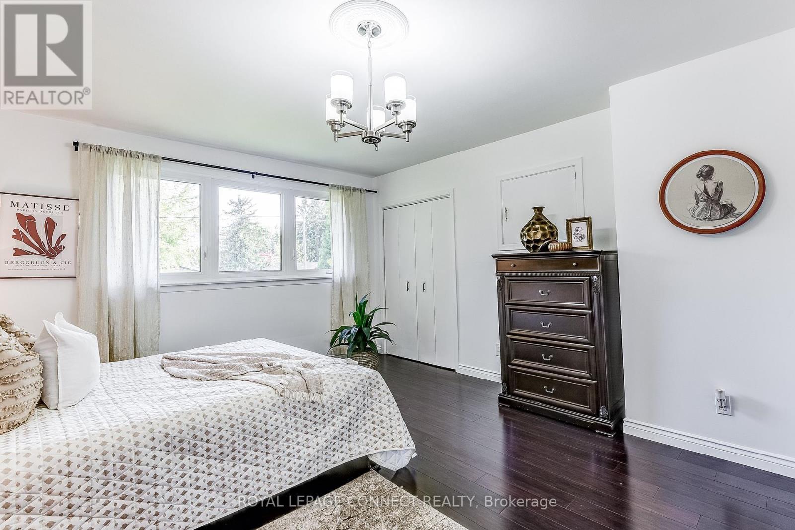 












22 RAVINE PARK CRESCENT

,
Toronto,




Ontario
M1C2M3

