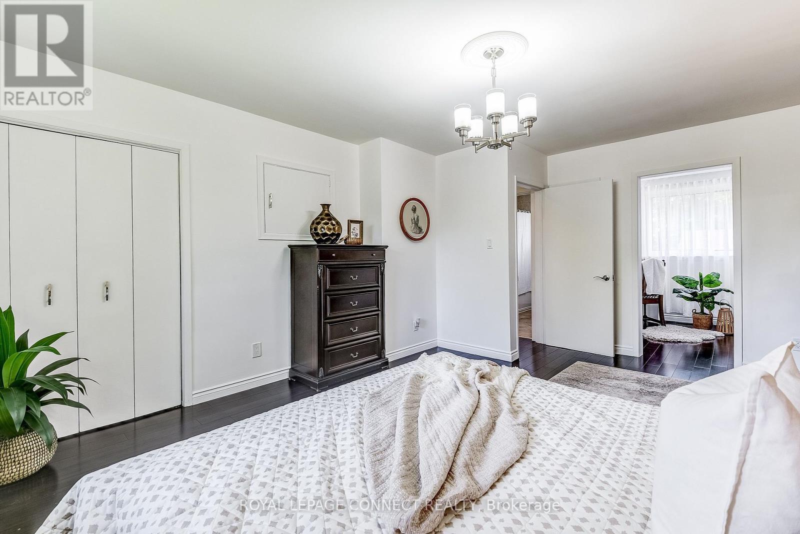 












22 RAVINE PARK CRESCENT

,
Toronto,




Ontario
M1C2M3

