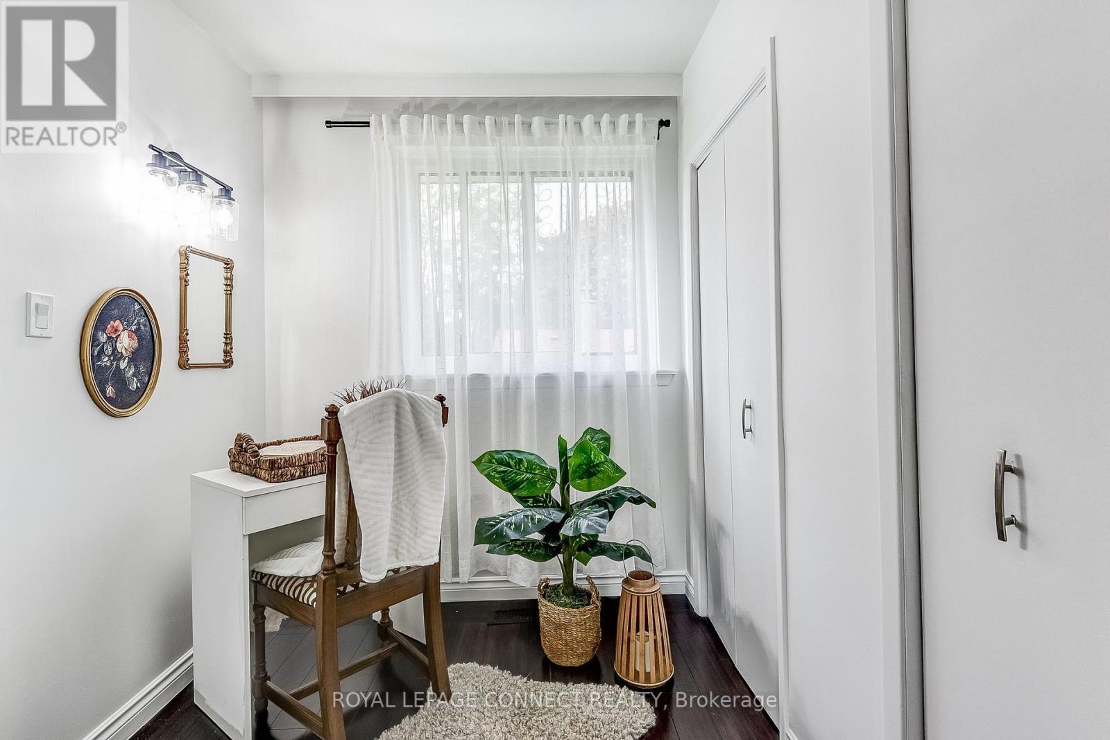 












22 RAVINE PARK CRESCENT

,
Toronto,




Ontario
M1C2M3

