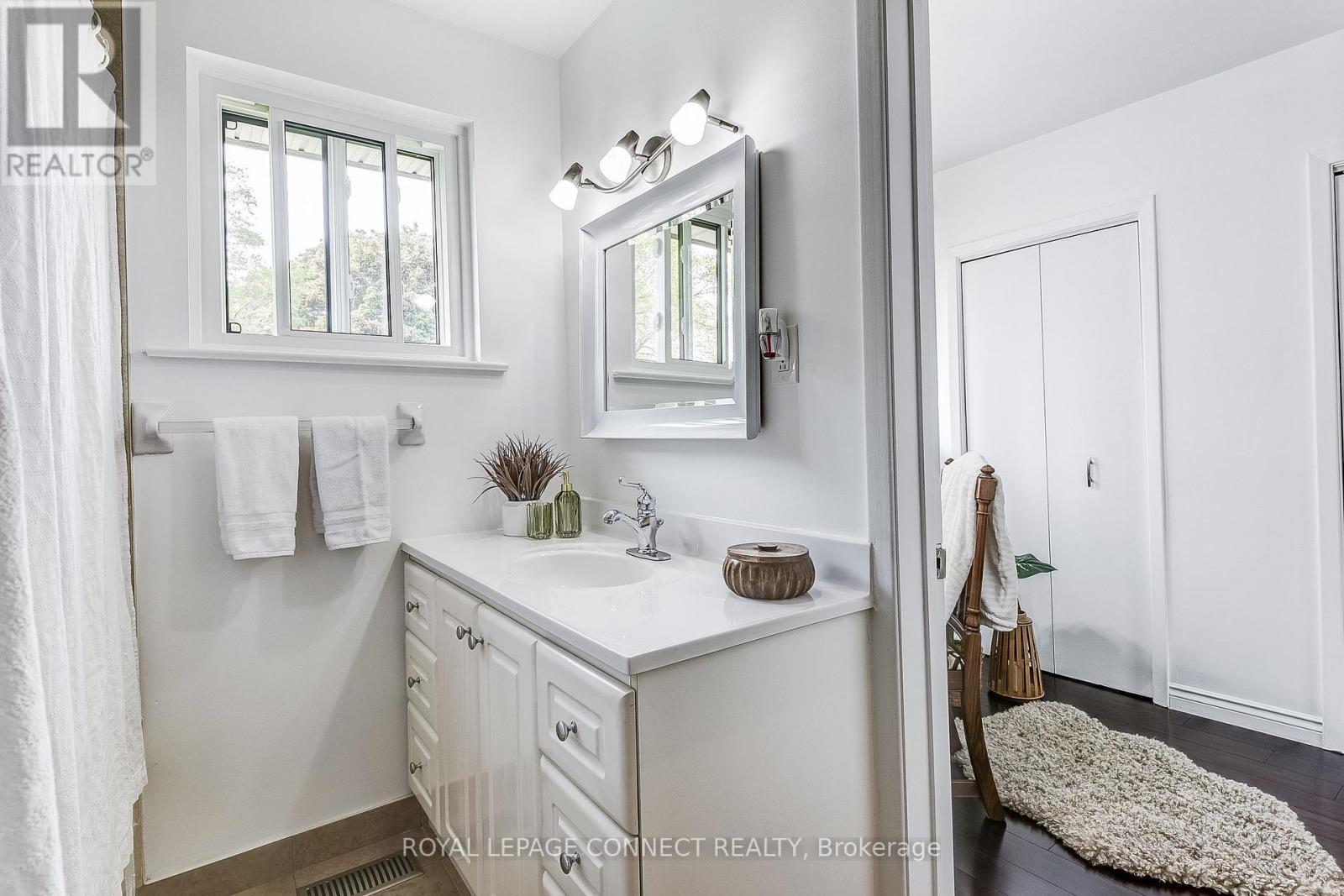 












22 RAVINE PARK CRESCENT

,
Toronto,




Ontario
M1C2M3

