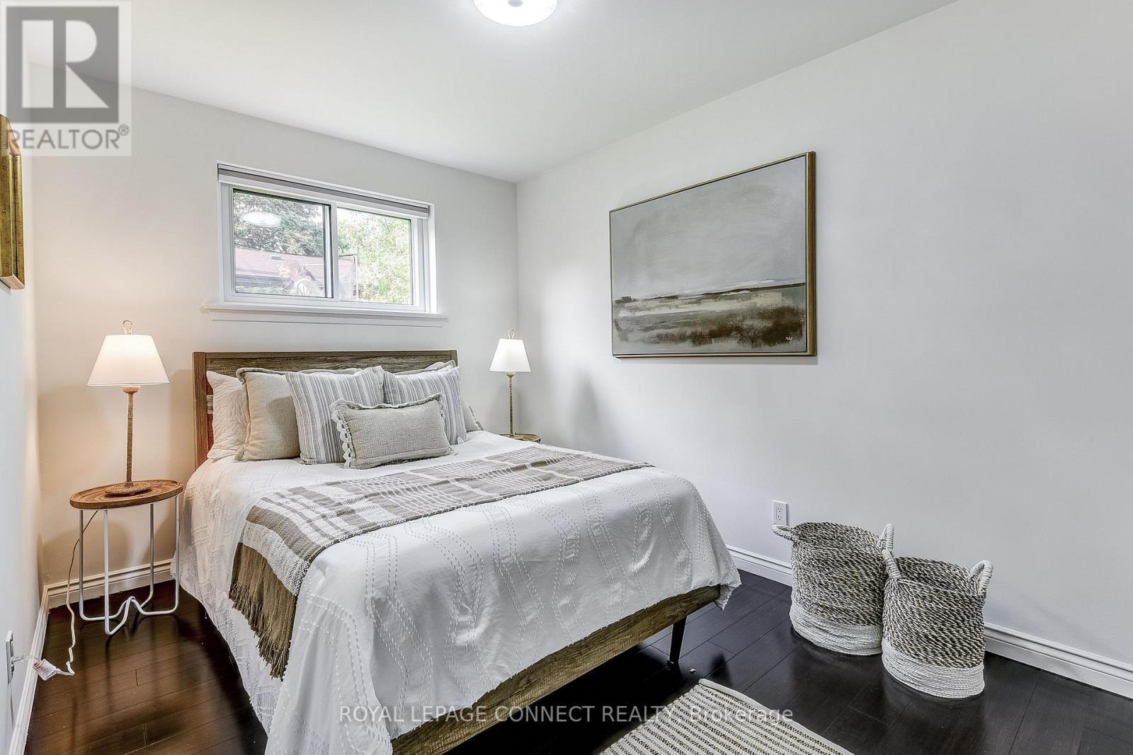 












22 RAVINE PARK CRESCENT

,
Toronto,




Ontario
M1C2M3

