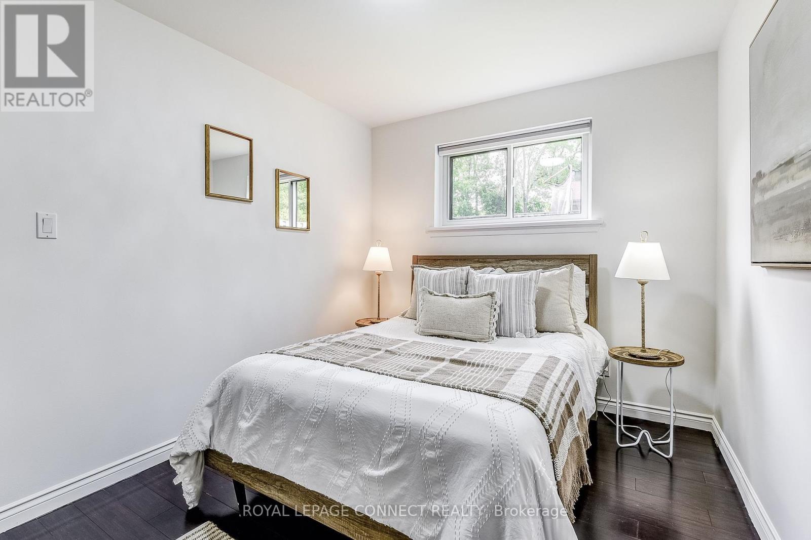 












22 RAVINE PARK CRESCENT

,
Toronto,




Ontario
M1C2M3

