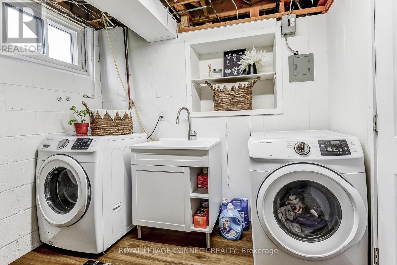 












22 RAVINE PARK CRESCENT

,
Toronto,




Ontario
M1C2M3

