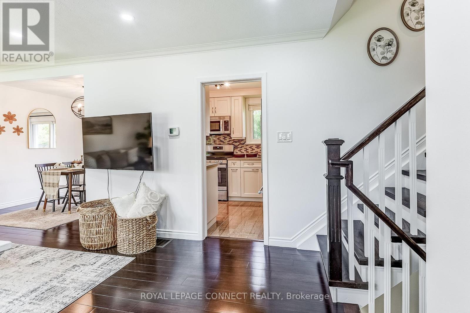 












22 RAVINE PARK CRESCENT

,
Toronto,




Ontario
M1C2M3

