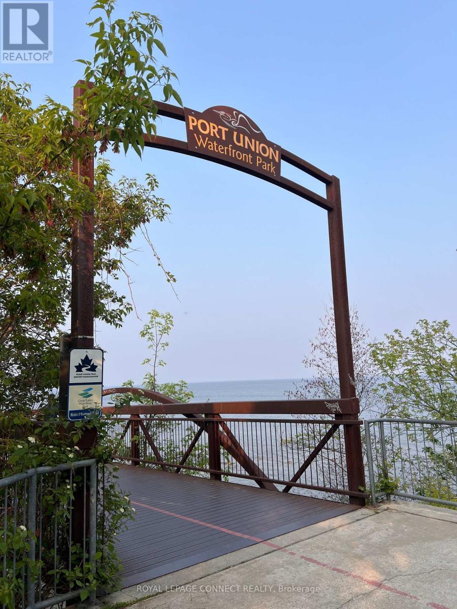 












22 RAVINE PARK CRESCENT

,
Toronto,




Ontario
M1C2M3

