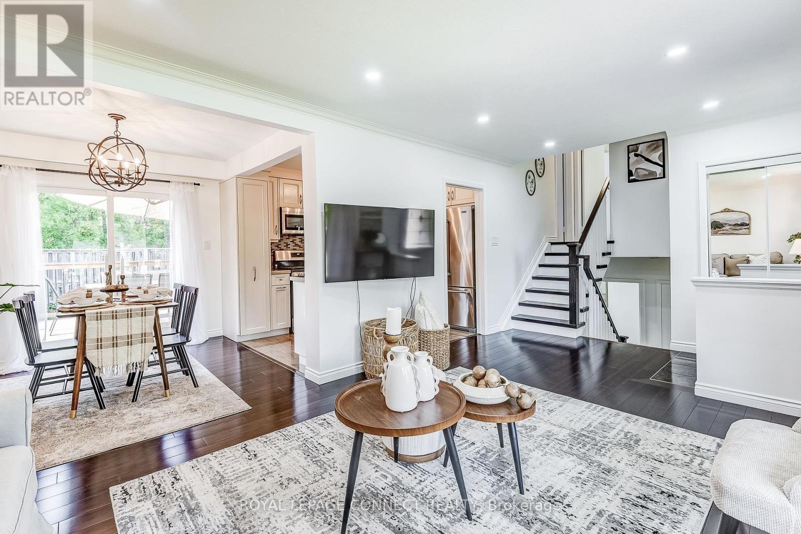 












22 RAVINE PARK CRESCENT

,
Toronto,




Ontario
M1C2M3

