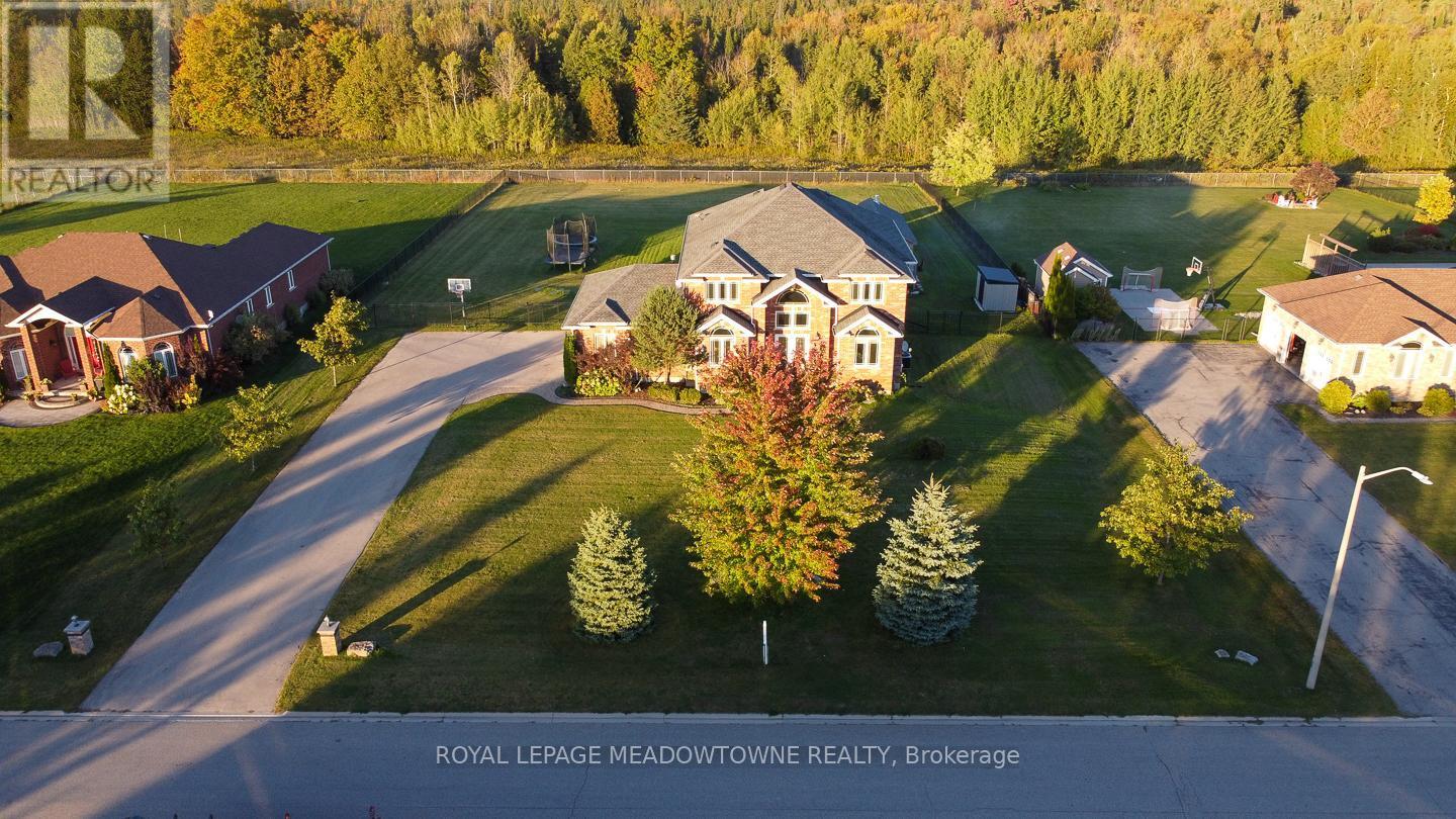 












63 STEWART DRIVE

,
Erin,




Ontario
N1H6H7

