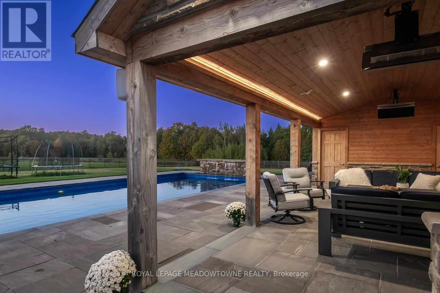 












63 STEWART DRIVE

,
Erin,




Ontario
N1H6H7

