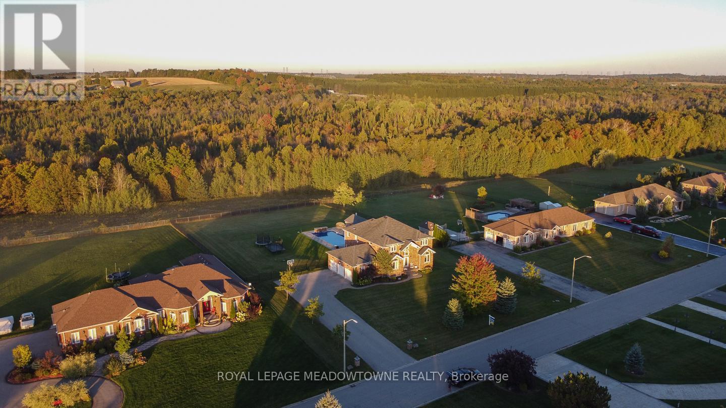 












63 STEWART DRIVE

,
Erin,




Ontario
N1H6H7

