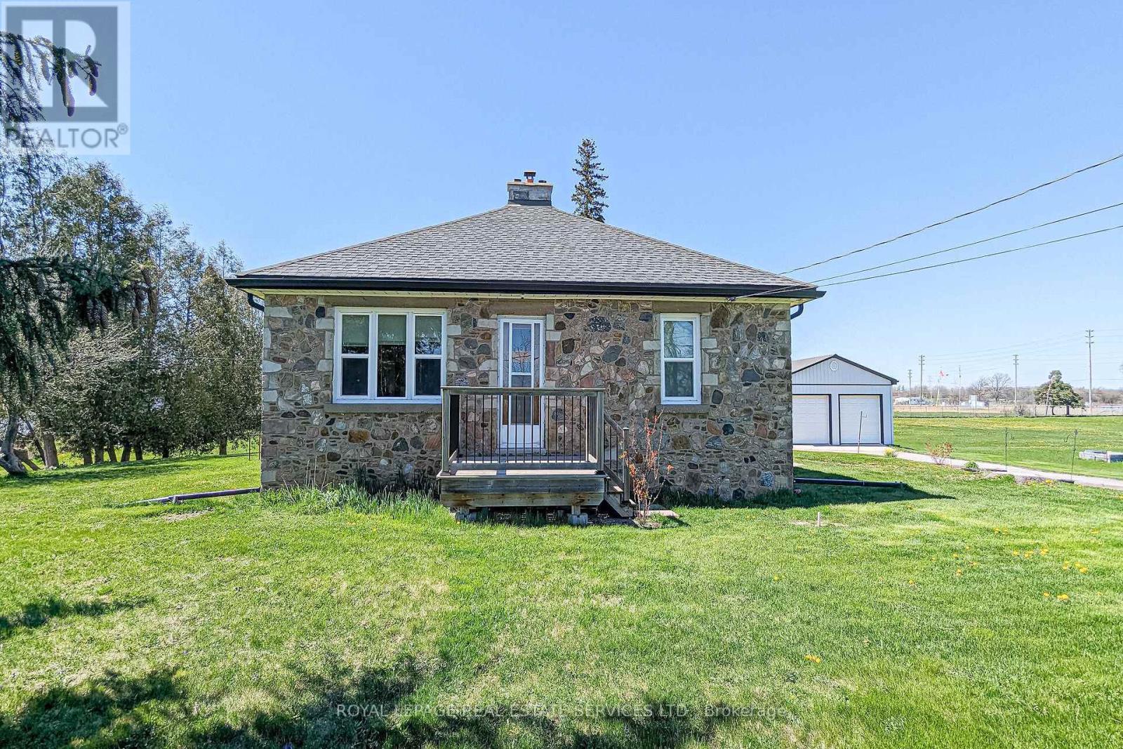 












3029 BURNHAMTHORPE ROAD W

,
Milton,




Ontario
L9T5S2

