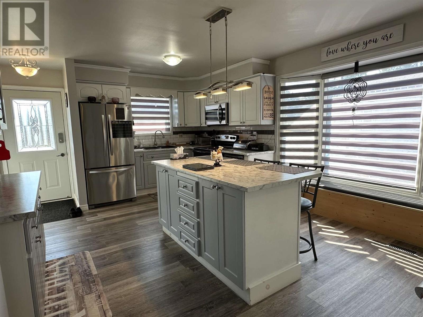 












43 London CRES

,
Elliot Lake,




Ontario
P5A2P7

