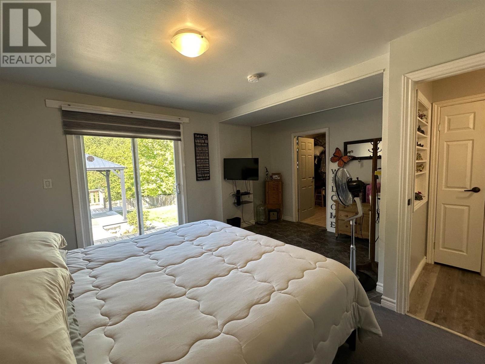 












43 London CRES

,
Elliot Lake,




Ontario
P5A2P7

