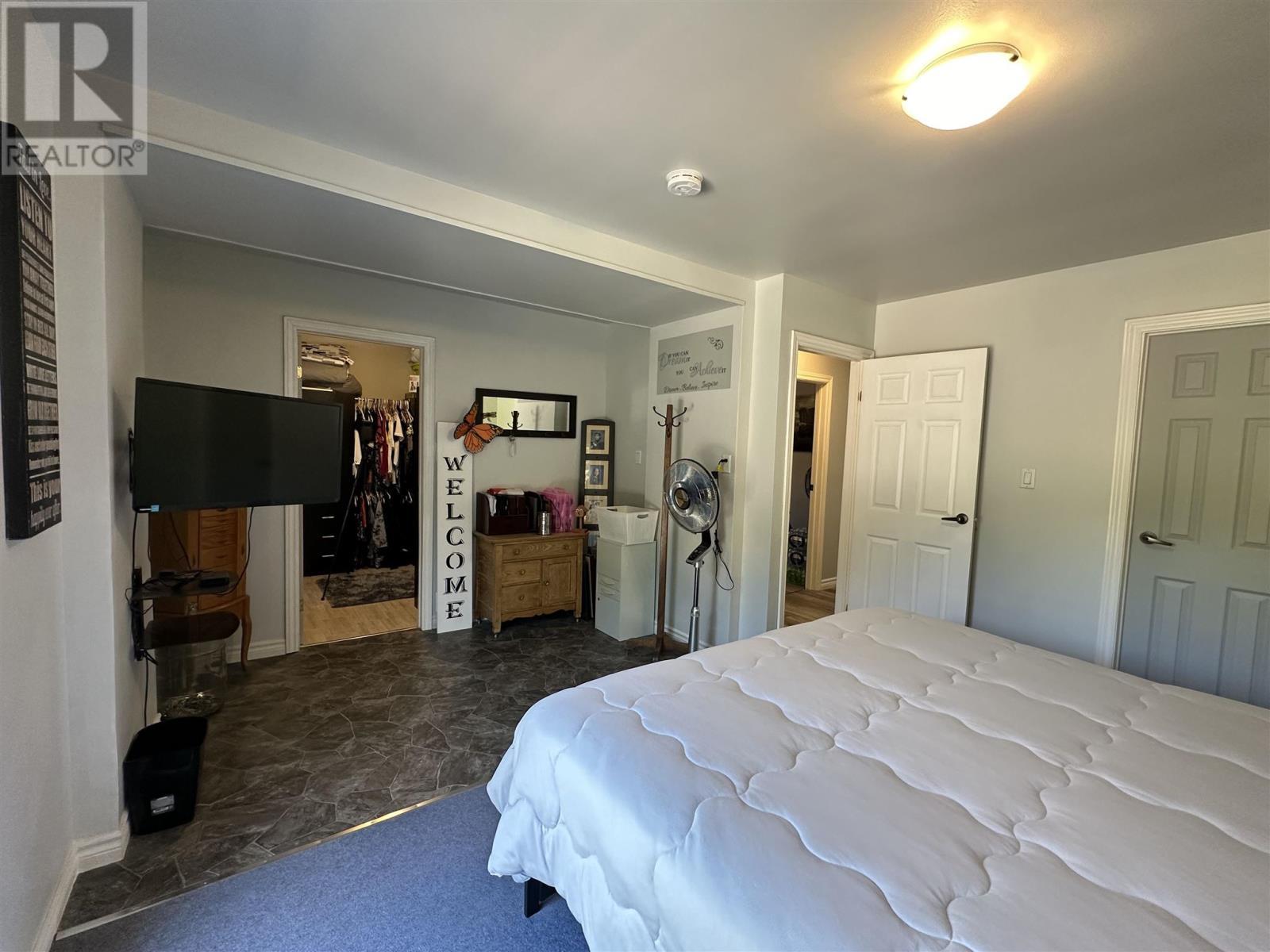 












43 London CRES

,
Elliot Lake,




Ontario
P5A2P7

