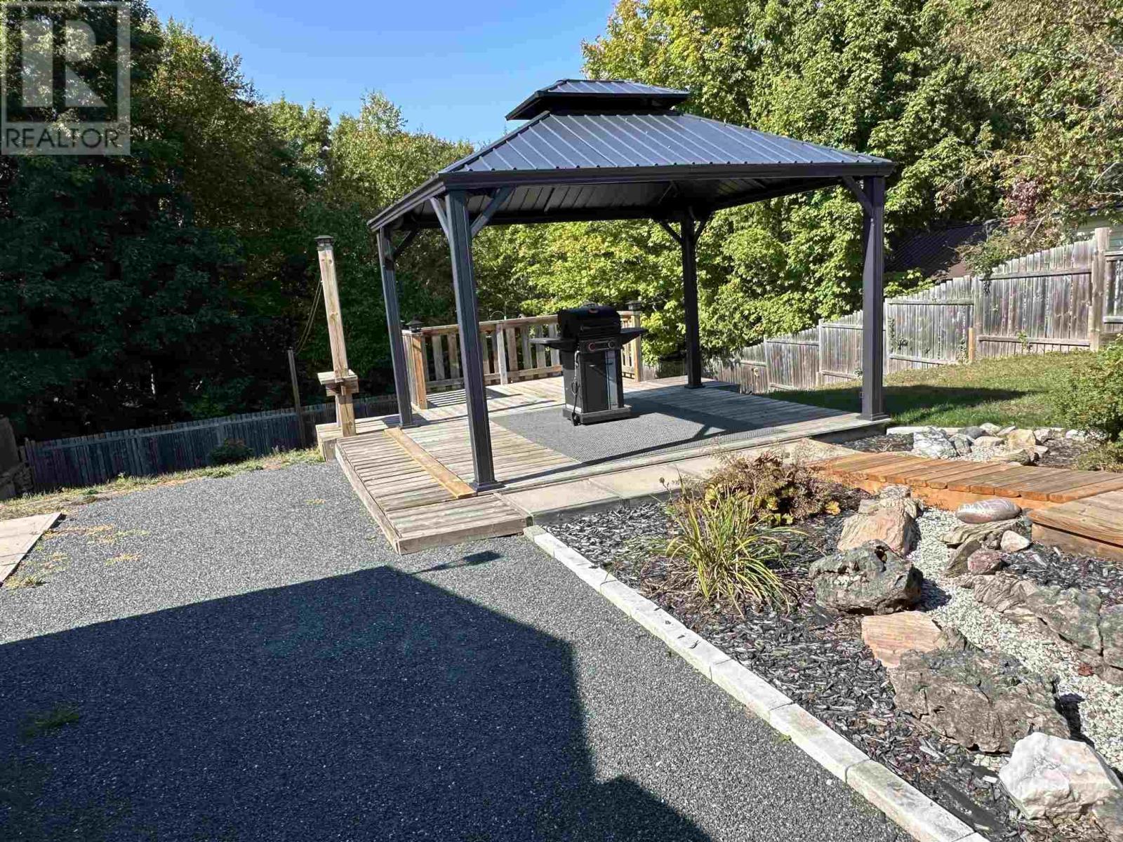 












43 London CRES

,
Elliot Lake,




Ontario
P5A2P7

