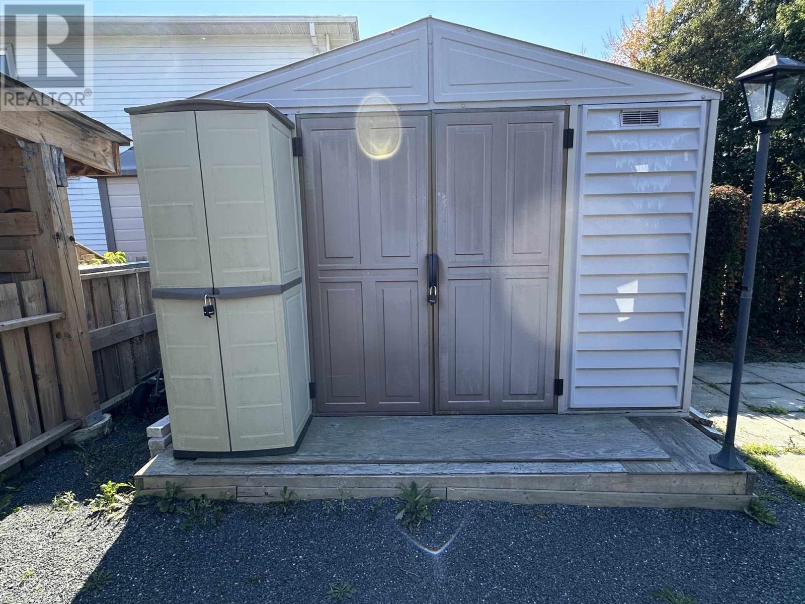 












43 London CRES

,
Elliot Lake,




Ontario
P5A2P7

