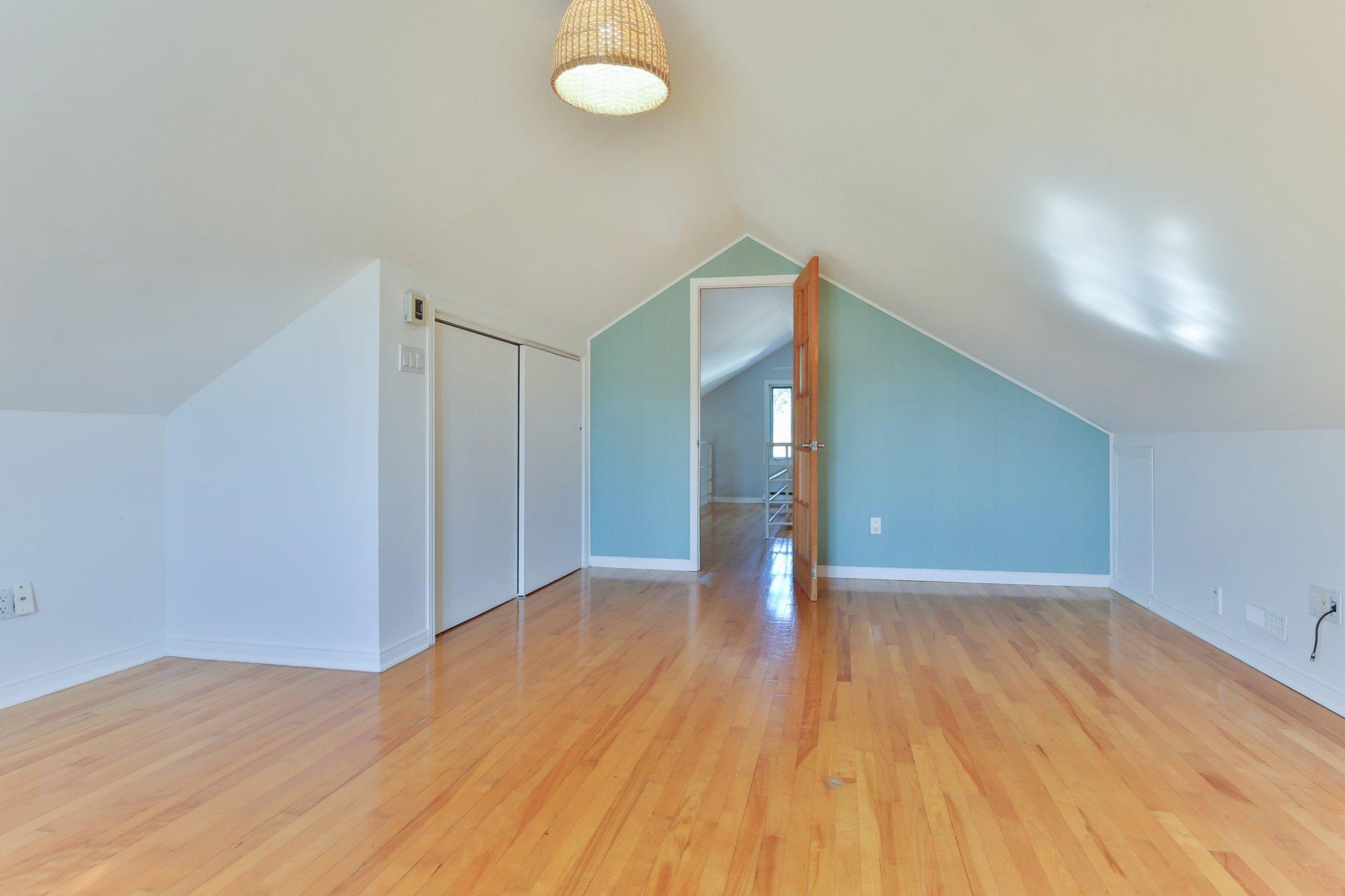 









185


Rue Bourassa

,
Saint-Jean-sur-Richelieu,




QC
J2W1G8


