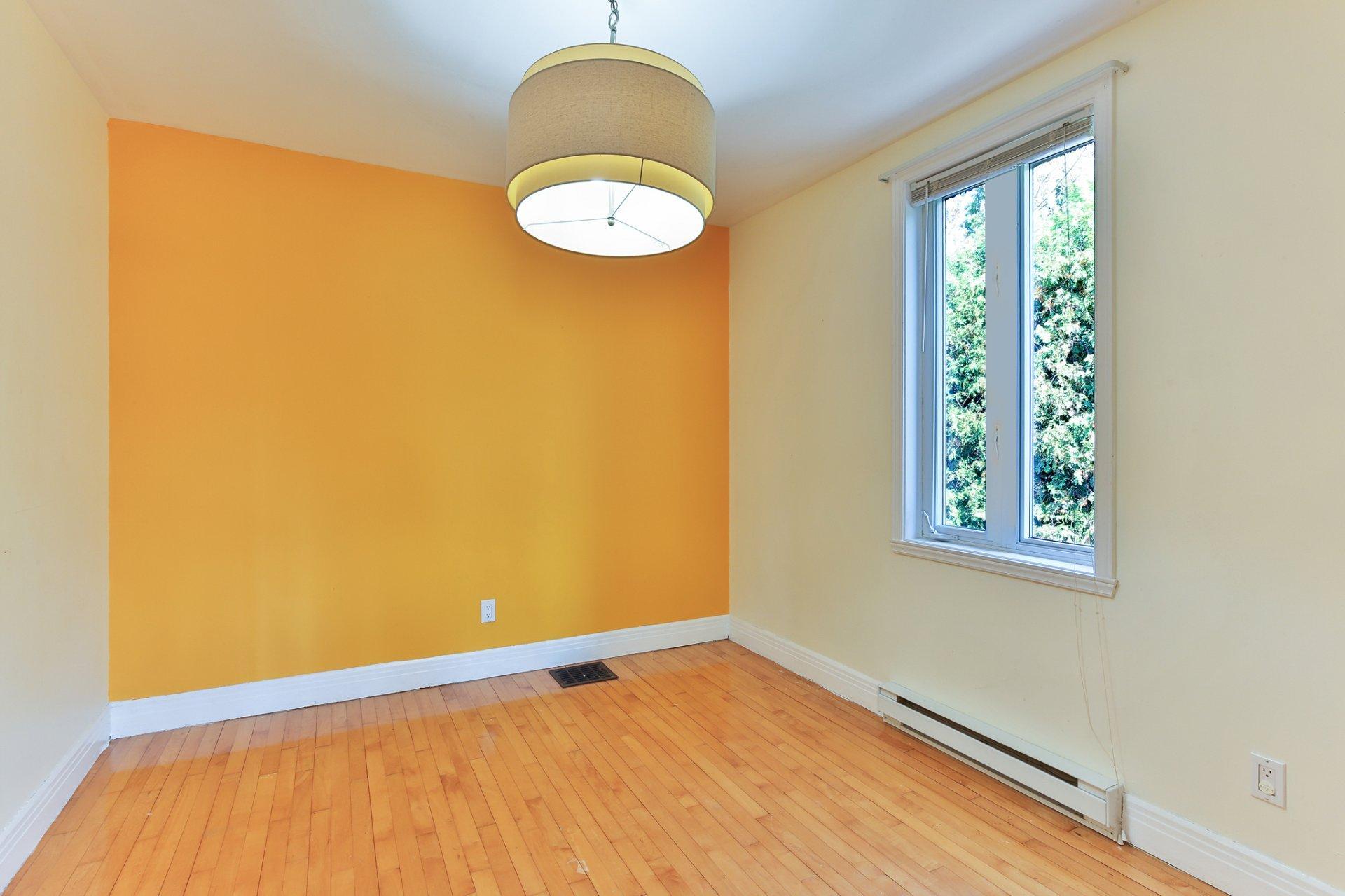 









185


Rue Bourassa

,
Saint-Jean-sur-Richelieu,




QC
J2W1G8

