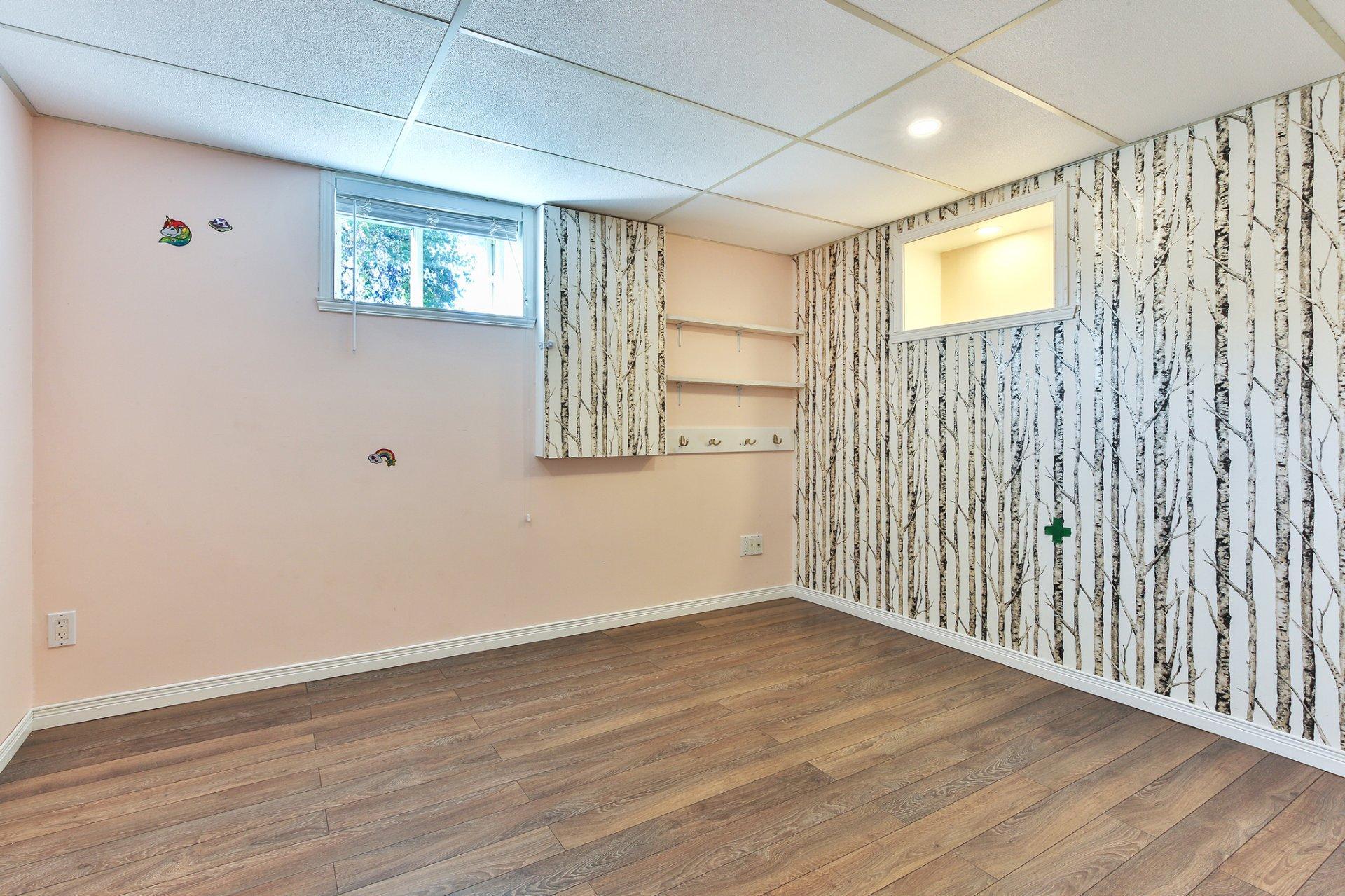 









185


Rue Bourassa

,
Saint-Jean-sur-Richelieu,




QC
J2W1G8

