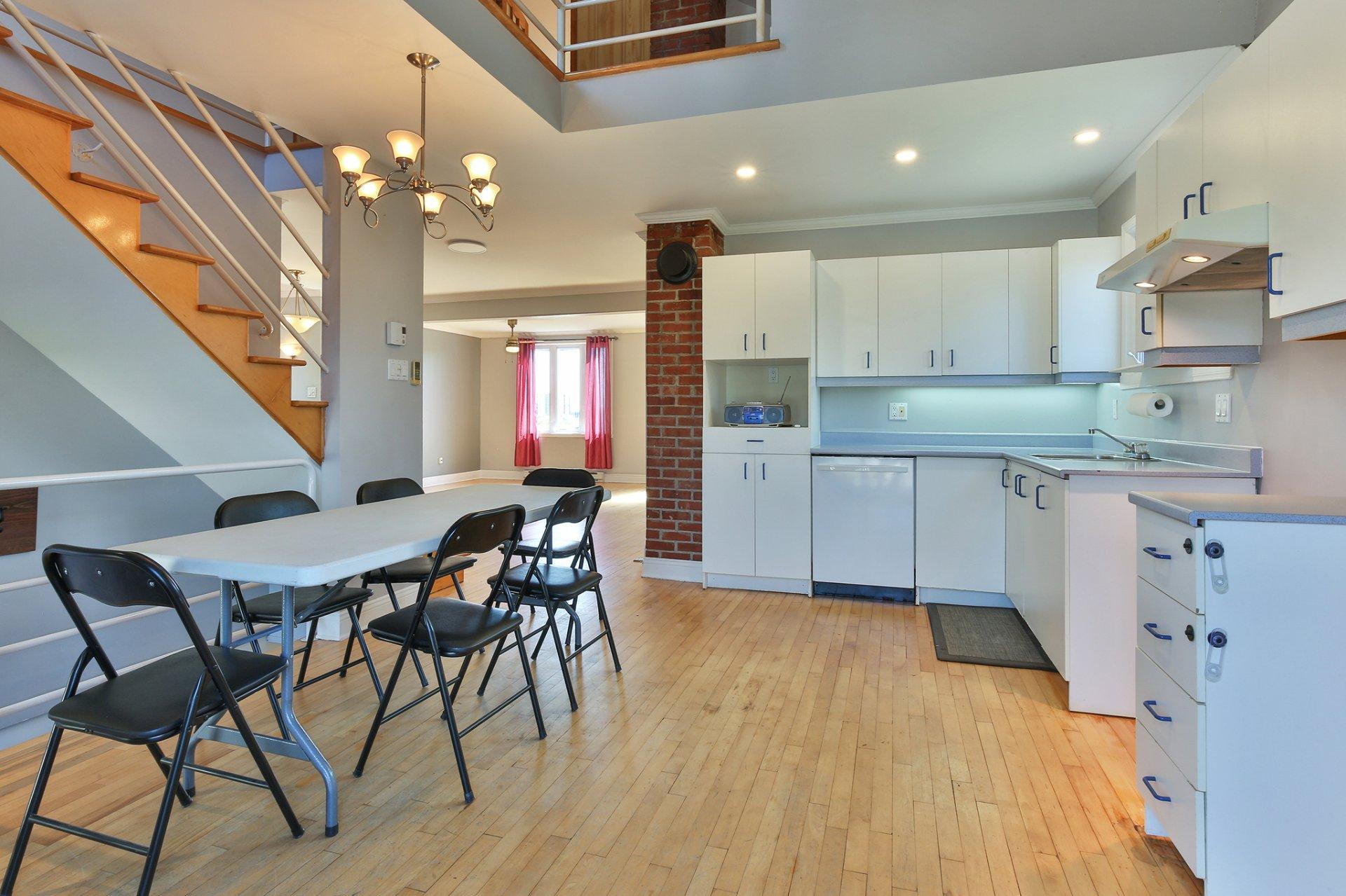









185


Rue Bourassa

,
Saint-Jean-sur-Richelieu,




QC
J2W1G8

