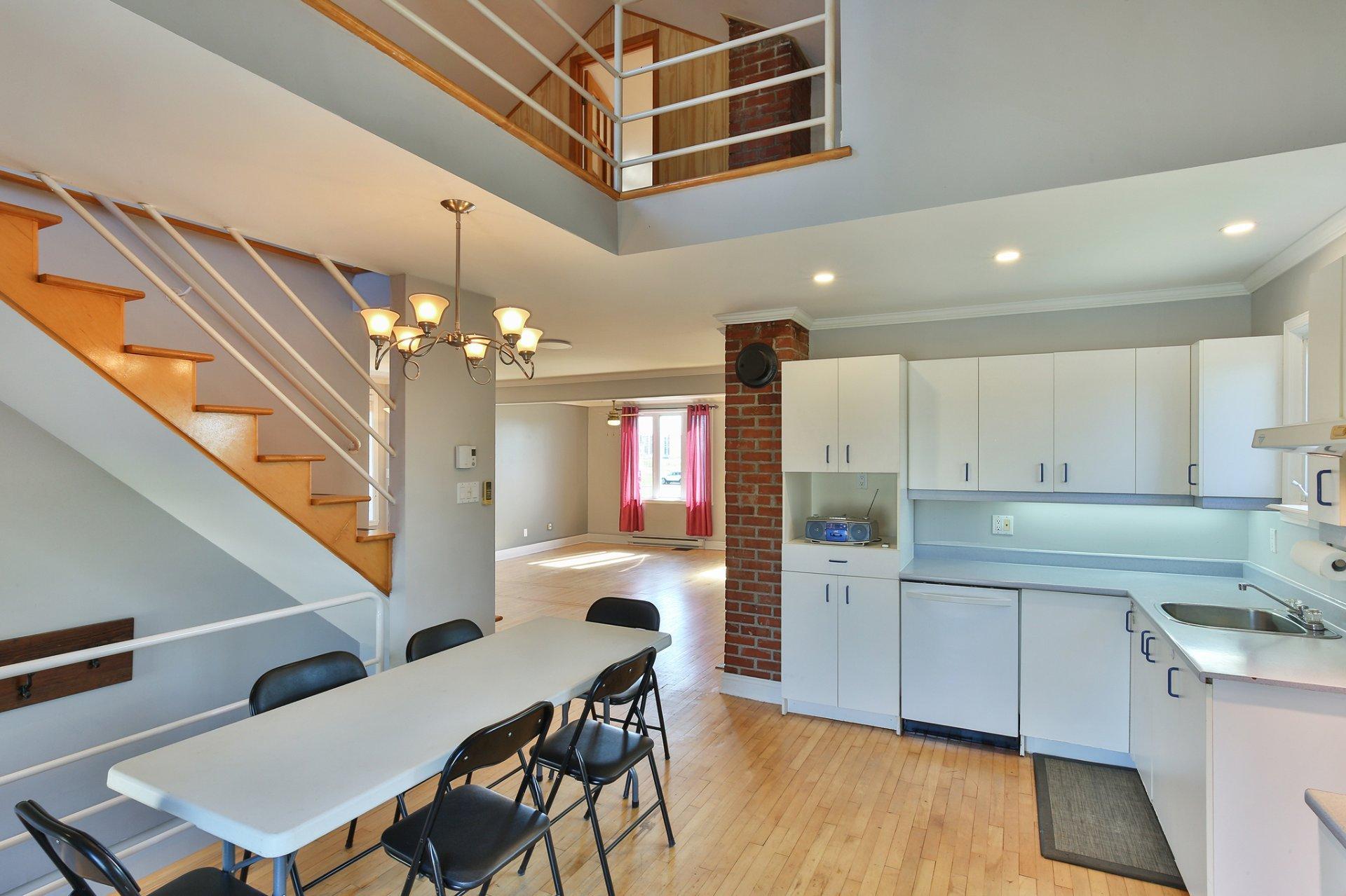









185


Rue Bourassa

,
Saint-Jean-sur-Richelieu,




QC
J2W1G8

